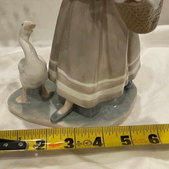 Retired Lladró “Shepherdess with Ducks”Porcelain Figurine. Shepherd Collection. - Picture 10 of 12